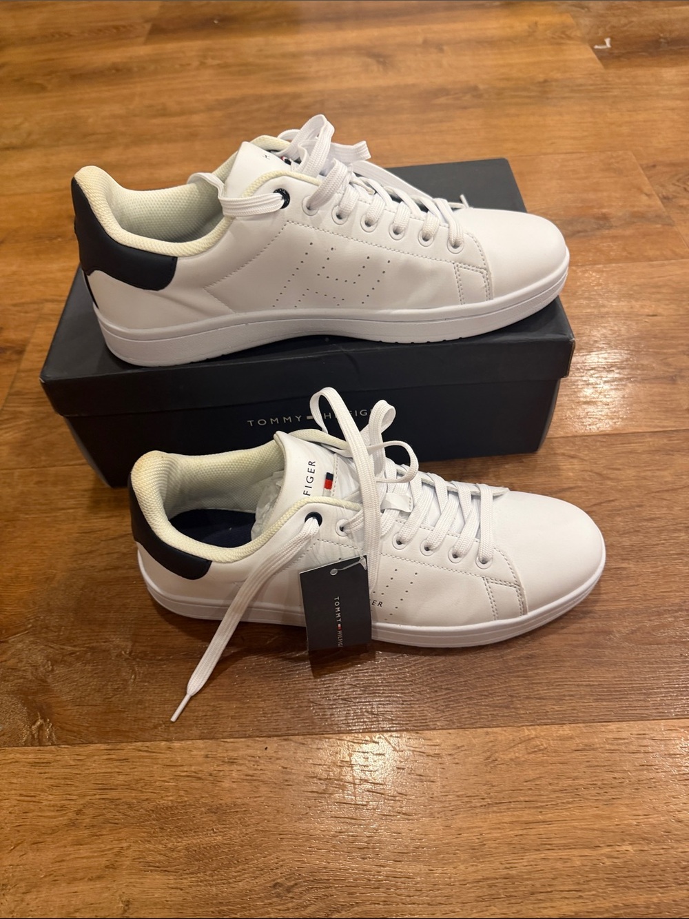 Size 11MTommy Hilfiger White Leather Low-Top Sneakers with Black Heel